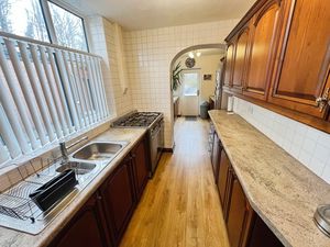 Kitchen- click for photo gallery